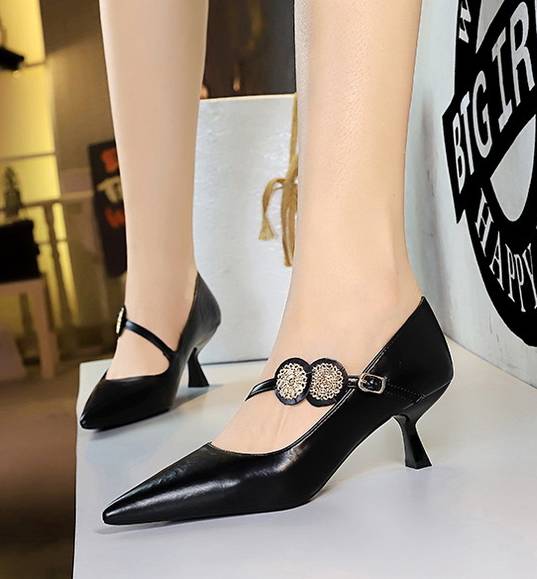 Banquet Buckle Strap Metal Decoration Kitten High Heels Pumps