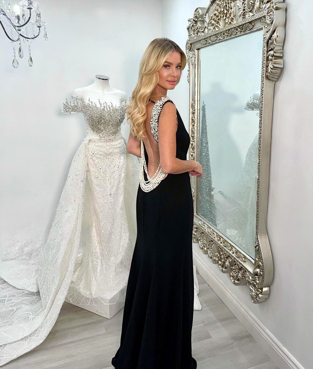 Backless Pearl Maxi Velvet Dress Black