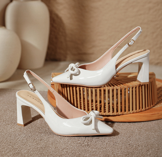 Formal Genuine Personality Leather Buckle Square Toe Thick Sandals