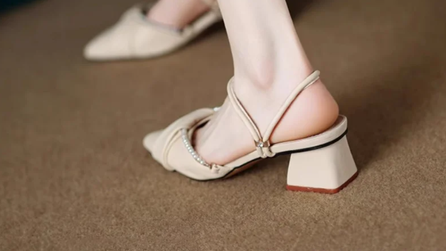 Retro Pointed Toe Beach Temperament Outdoor Simple Fashion Sandal