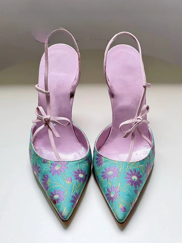 Retro Satin Embroidery  Pointed High Heels