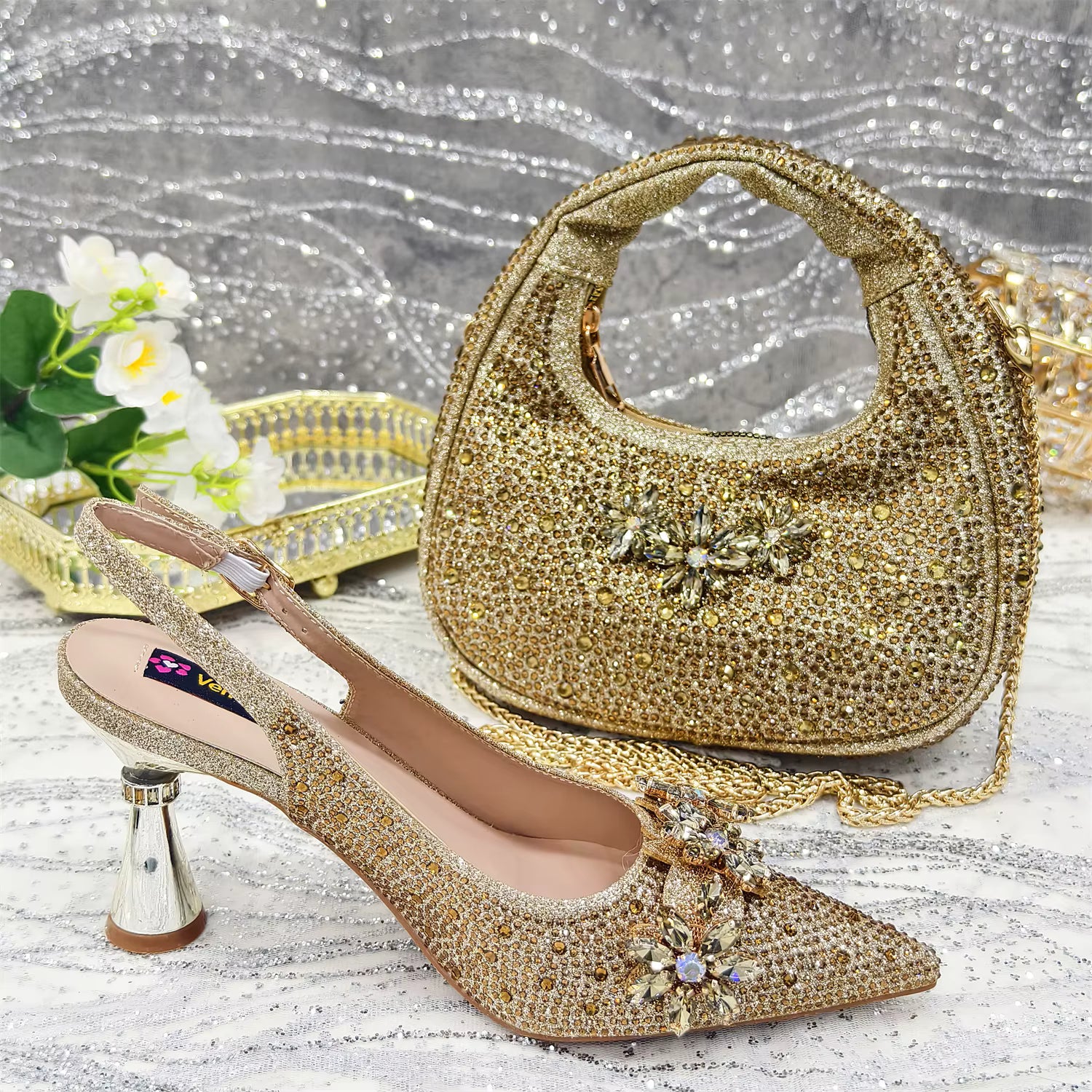 Special Design Pointy Toe Party High Heels And Exquisite Clutch Bag
