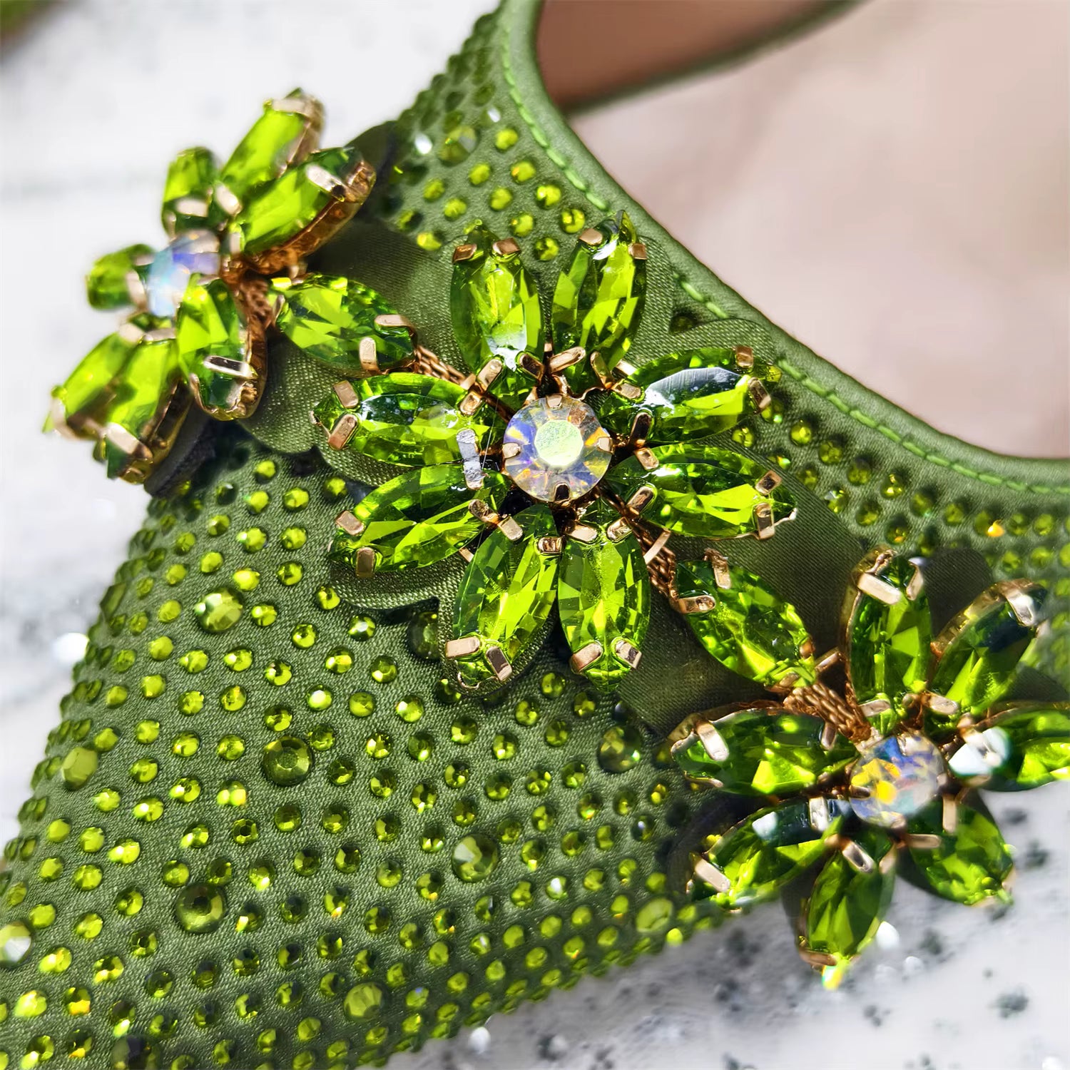 Special Design Pointy Toe Party High Heels And Exquisite Clutch Bag