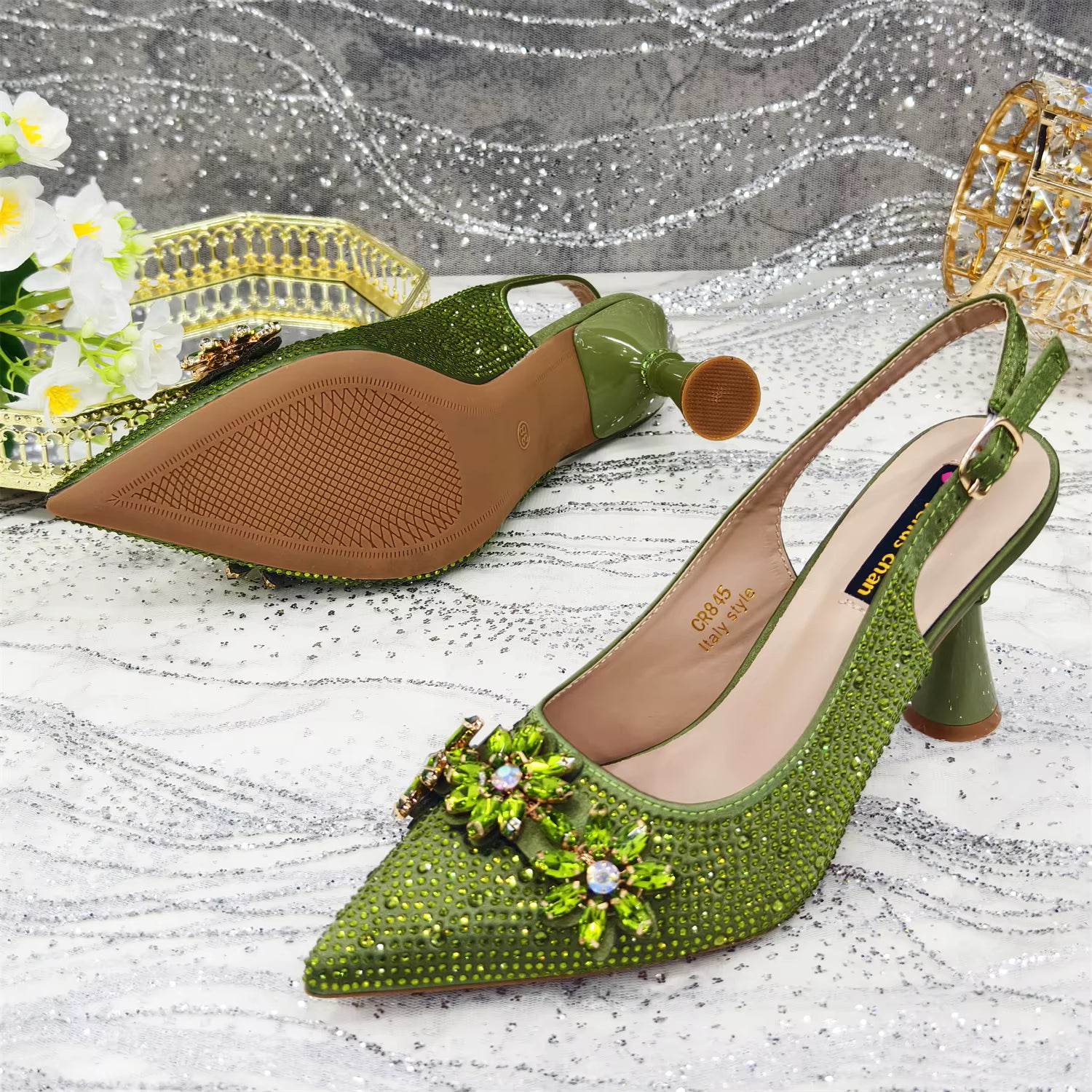 Special Design Pointy Toe Party High Heels And Exquisite Clutch Bag