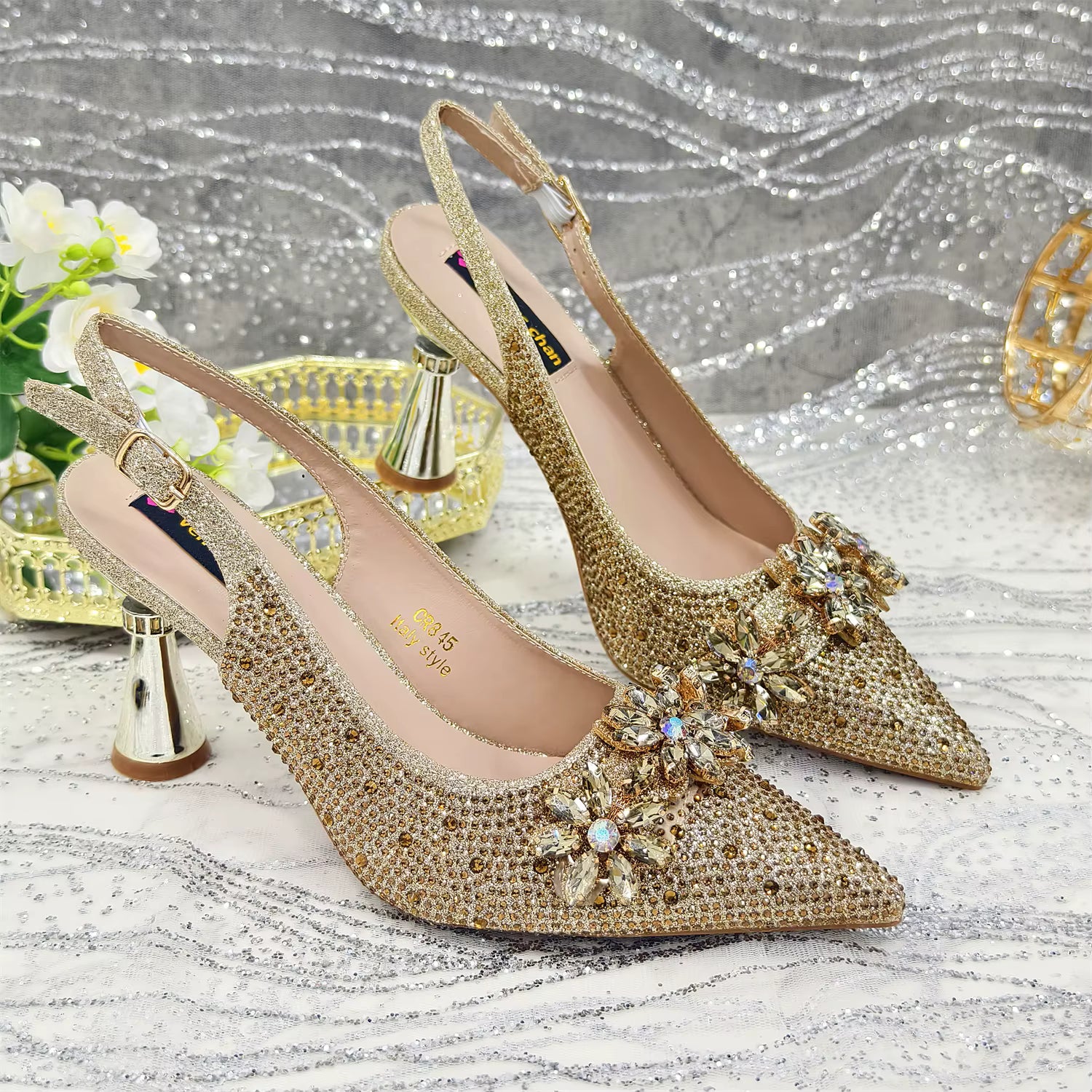 Special Design Pointy Toe Party High Heels And Exquisite Clutch Bag