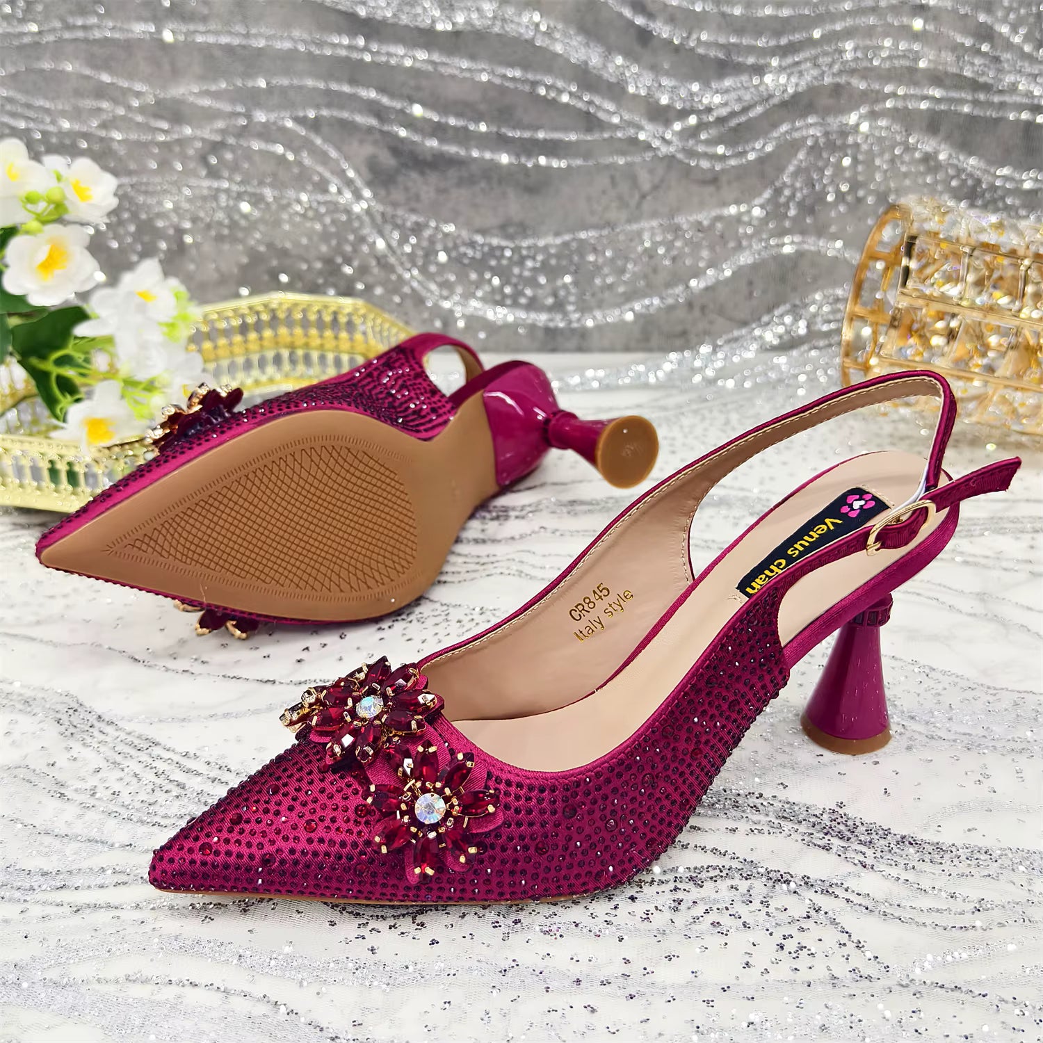 Special Design Pointy Toe Party High Heels And Exquisite Clutch Bag