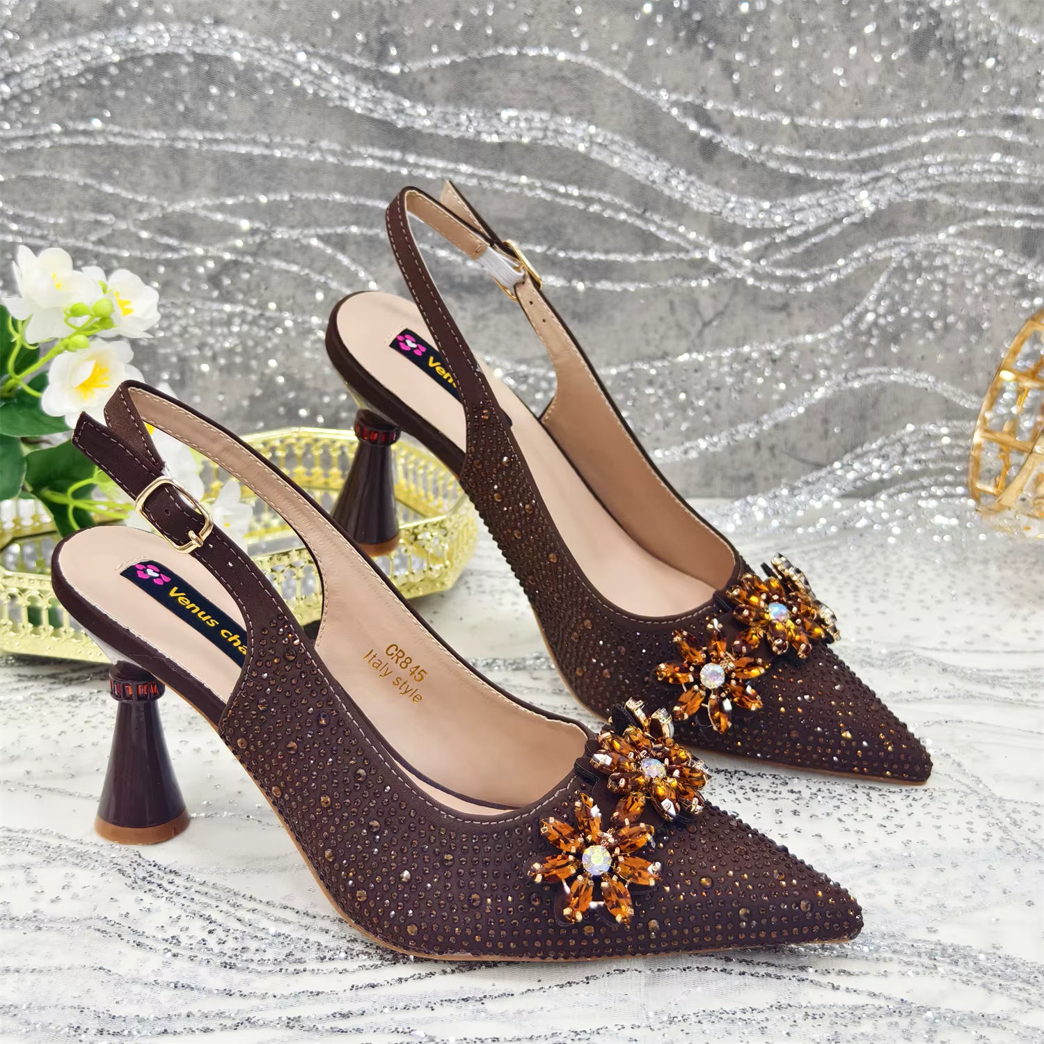 Special Design Pointy Toe Party High Heels And Exquisite Clutch Bag