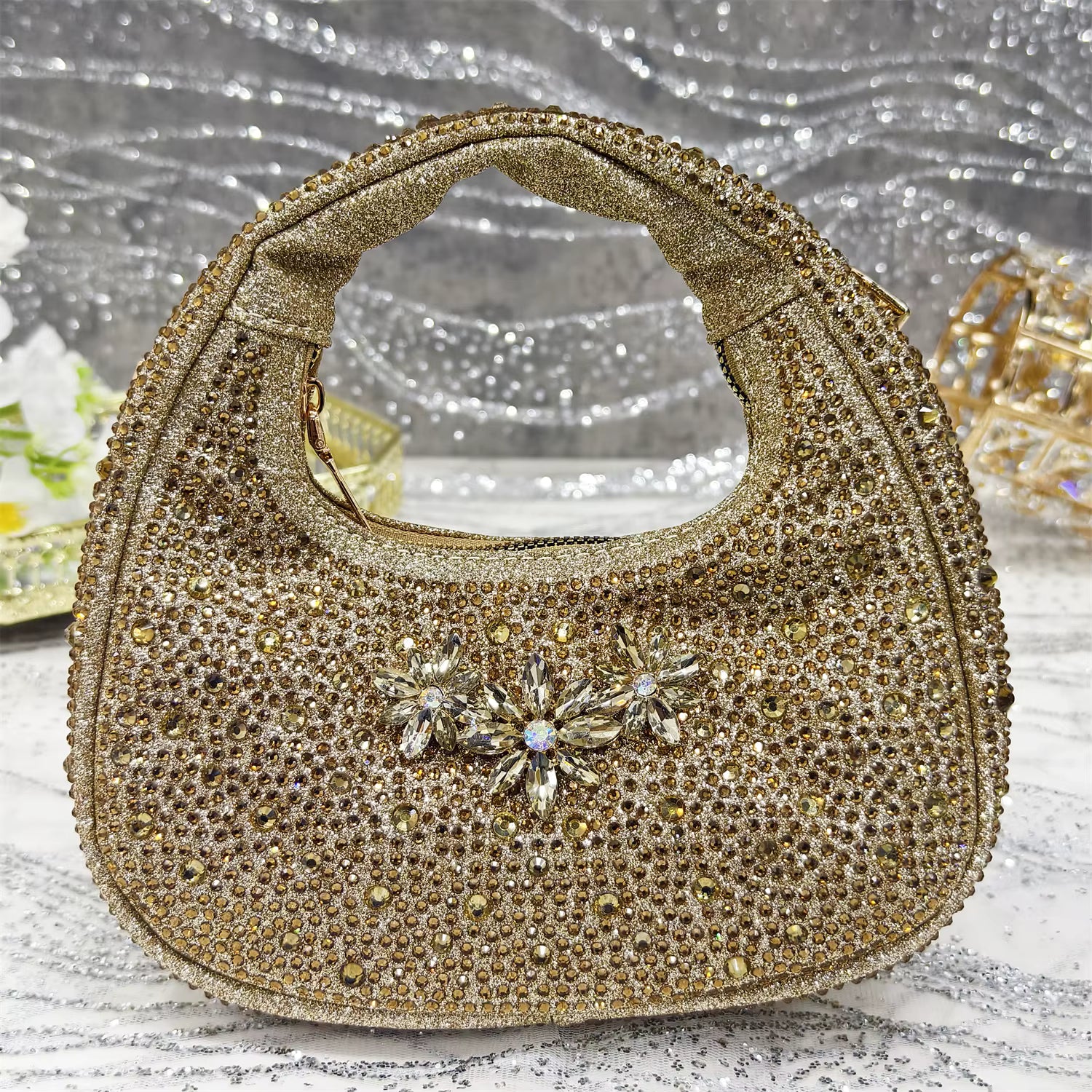 Special Design Pointy Toe Party High Heels And Exquisite Clutch Bag