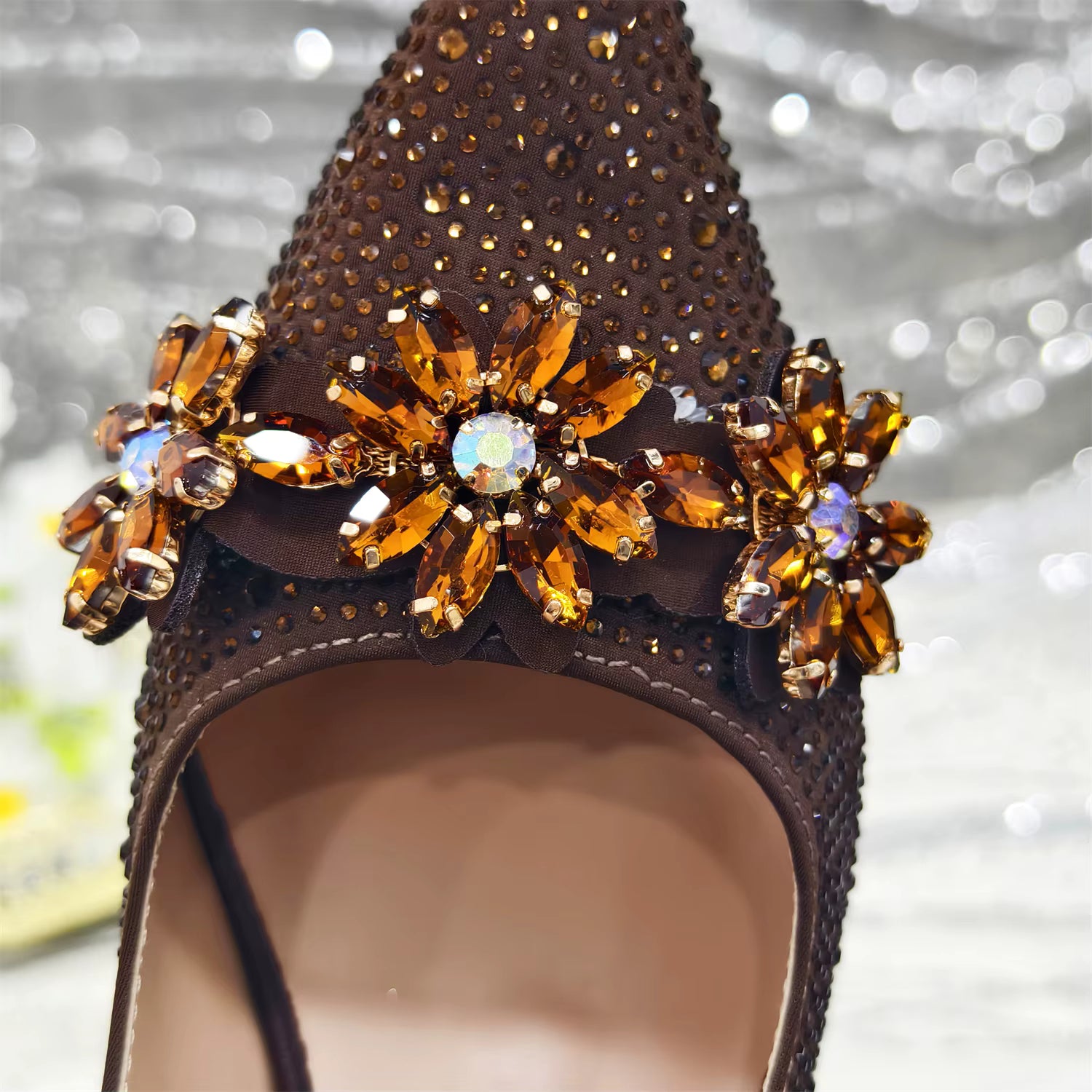 Special Design Pointy Toe Party High Heels And Exquisite Clutch Bag