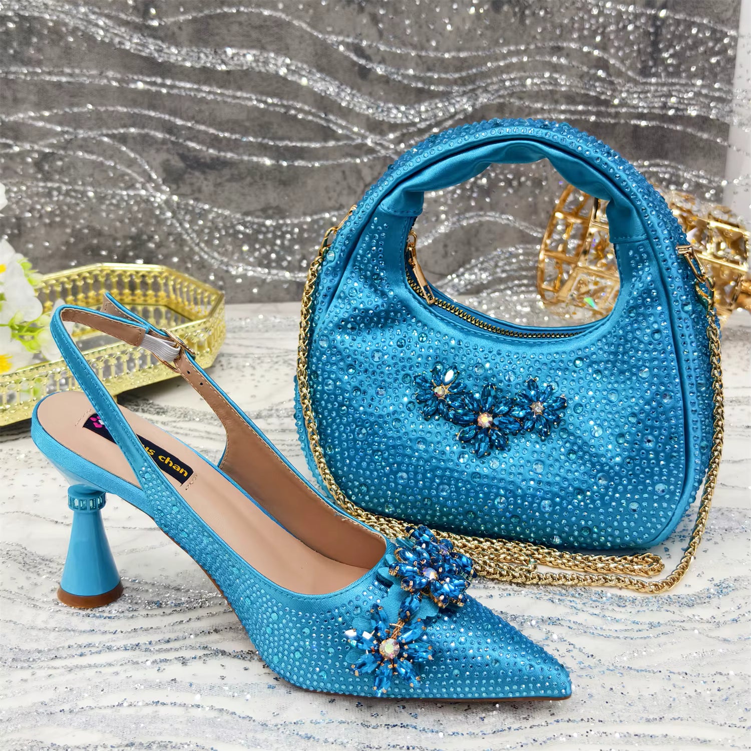 Special Design Pointy Toe Party High Heels And Exquisite Clutch Bag