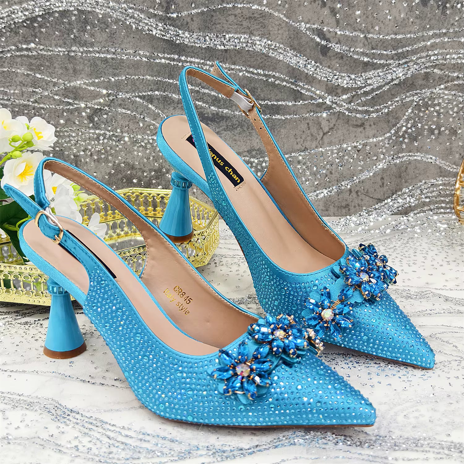 Special Design Pointy Toe Party High Heels And Exquisite Clutch Bag