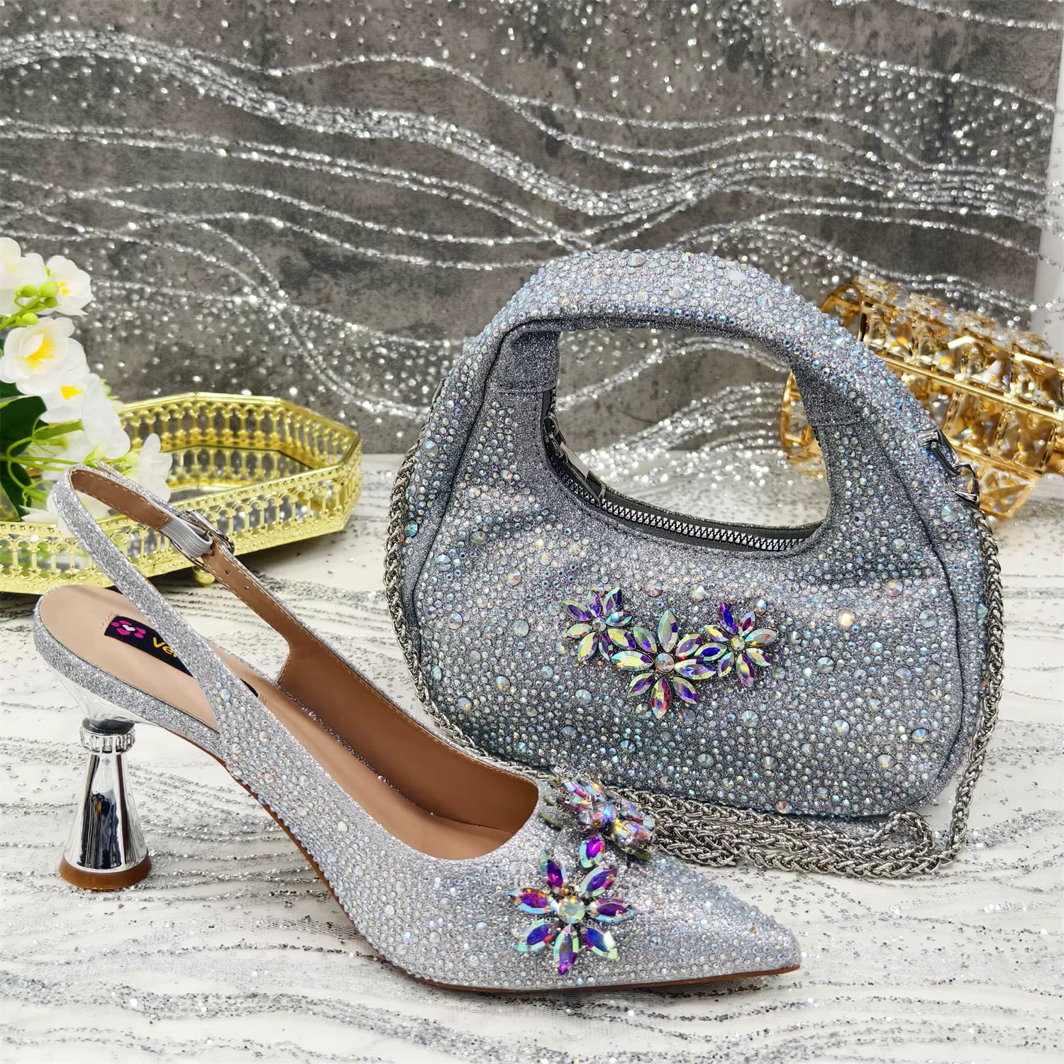 Special Design Pointy Toe Party High Heels And Exquisite Clutch Bag