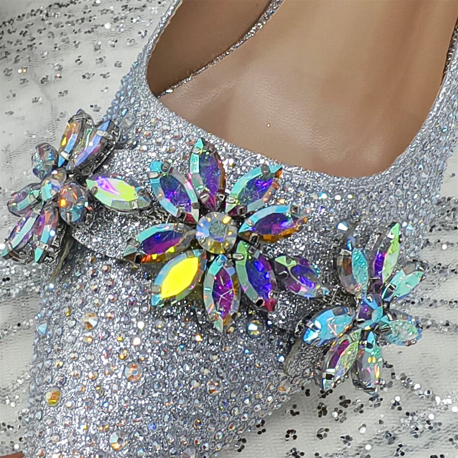 Special Design Pointy Toe Party High Heels And Exquisite Clutch Bag