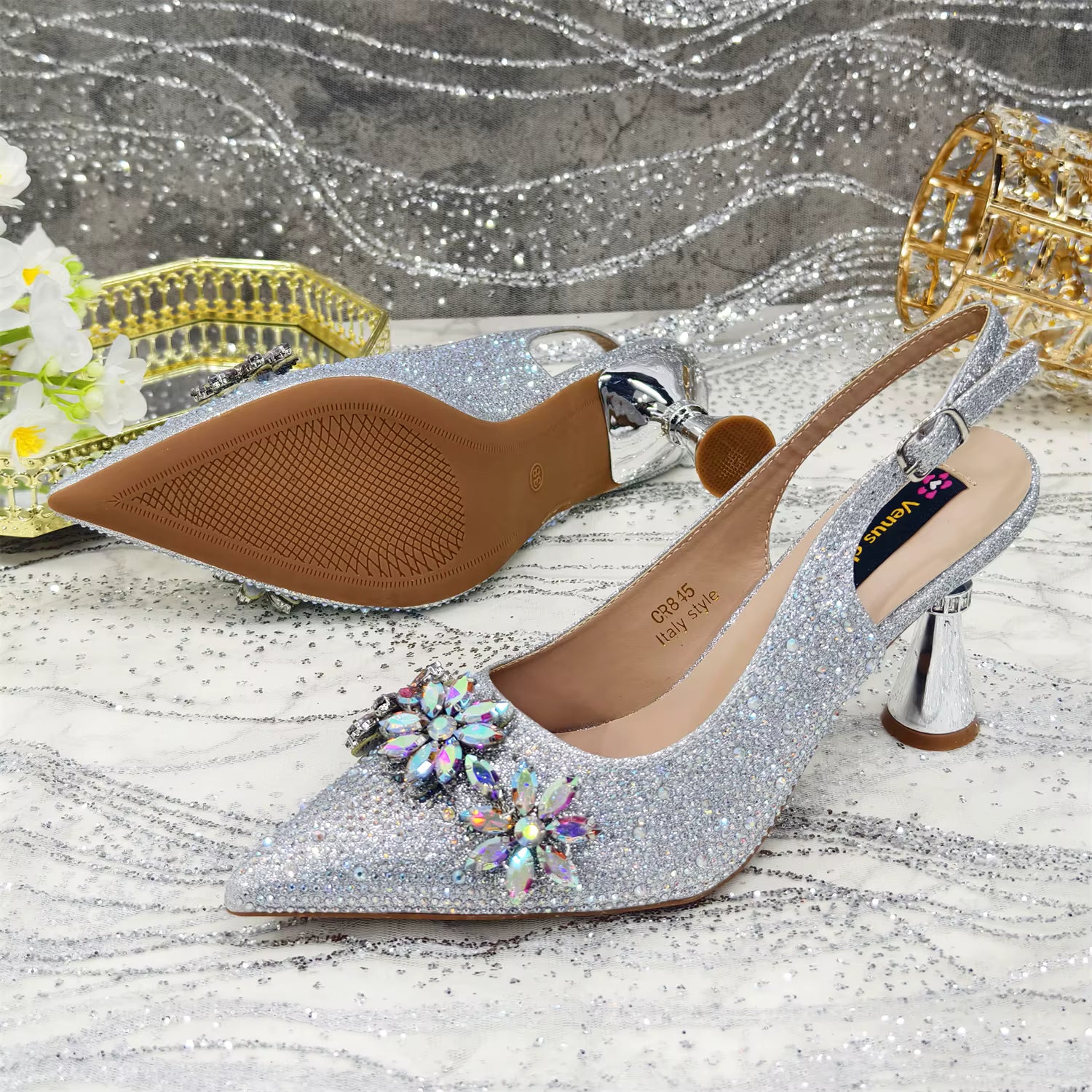 Special Design Pointy Toe Party High Heels And Exquisite Clutch Bag