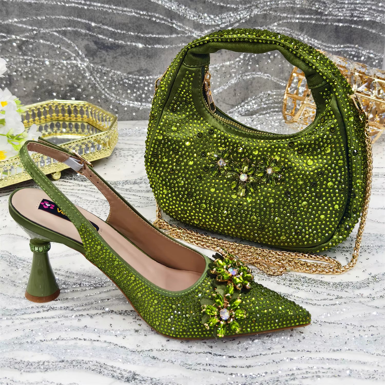 Special Design Pointy Toe Party High Heels And Exquisite Clutch Bag