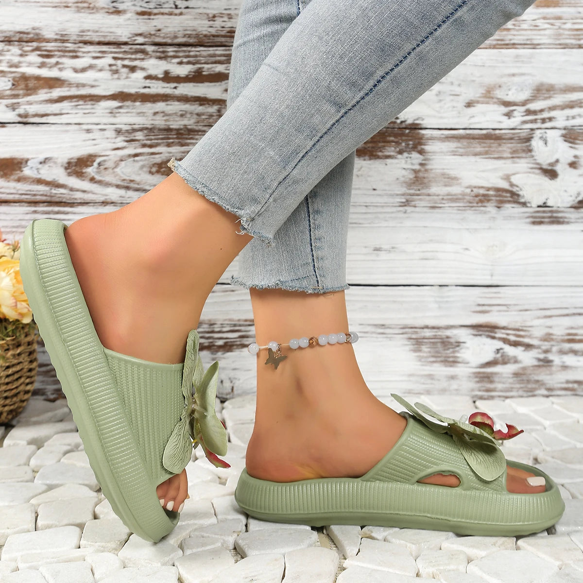 Sweet Flower Versatile Comfort Soft Flat Thick Sole Beach Style Slippers