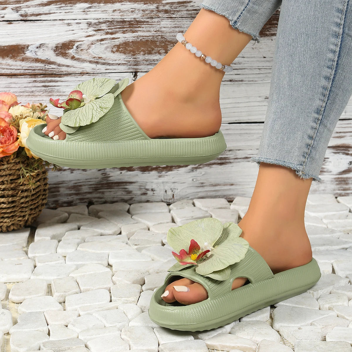 Sweet Flower Versatile Comfort Soft Flat Thick Sole Beach Style Slippers