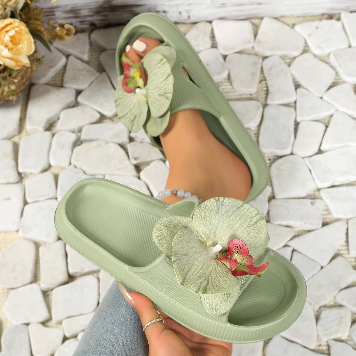 Sweet Flower Versatile Comfort Soft Flat Thick Sole Beach Style Slippers
