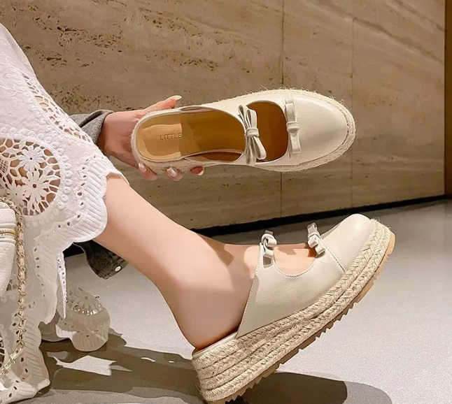 Versatile Decorative Straw Thick-Soled Mules Wedge Heels Sandals