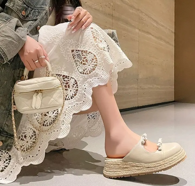 Versatile Decorative Straw Thick-Soled Mules Wedge Heels Sandals