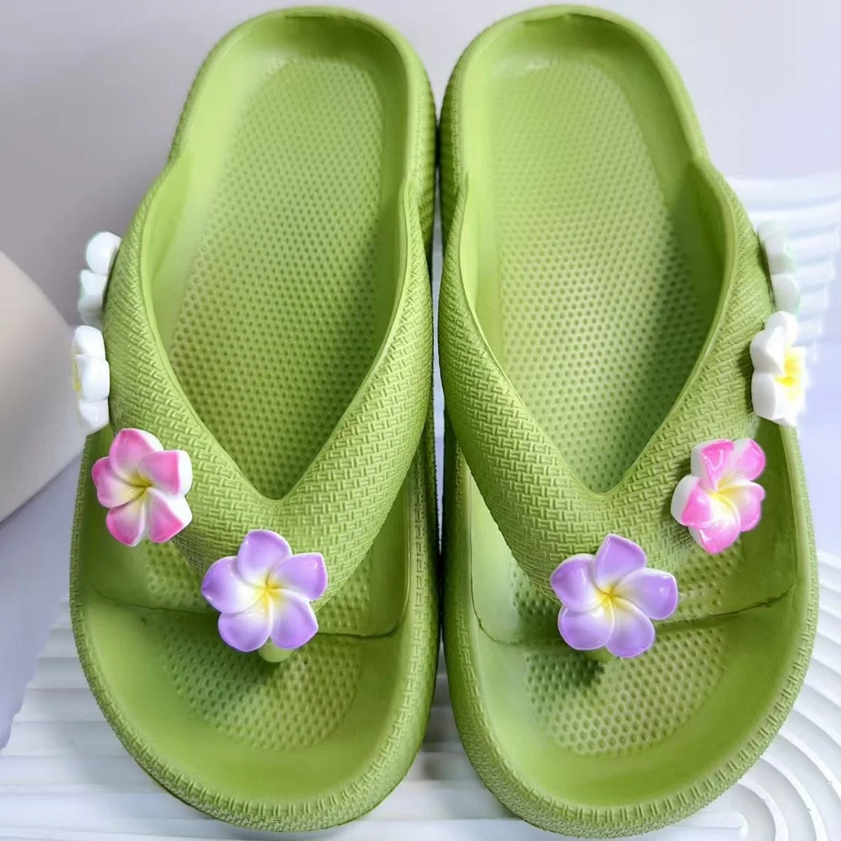 Versatile Soft Colorful Egg Flower Beach Style Outdoor Flip-Flops Slippers