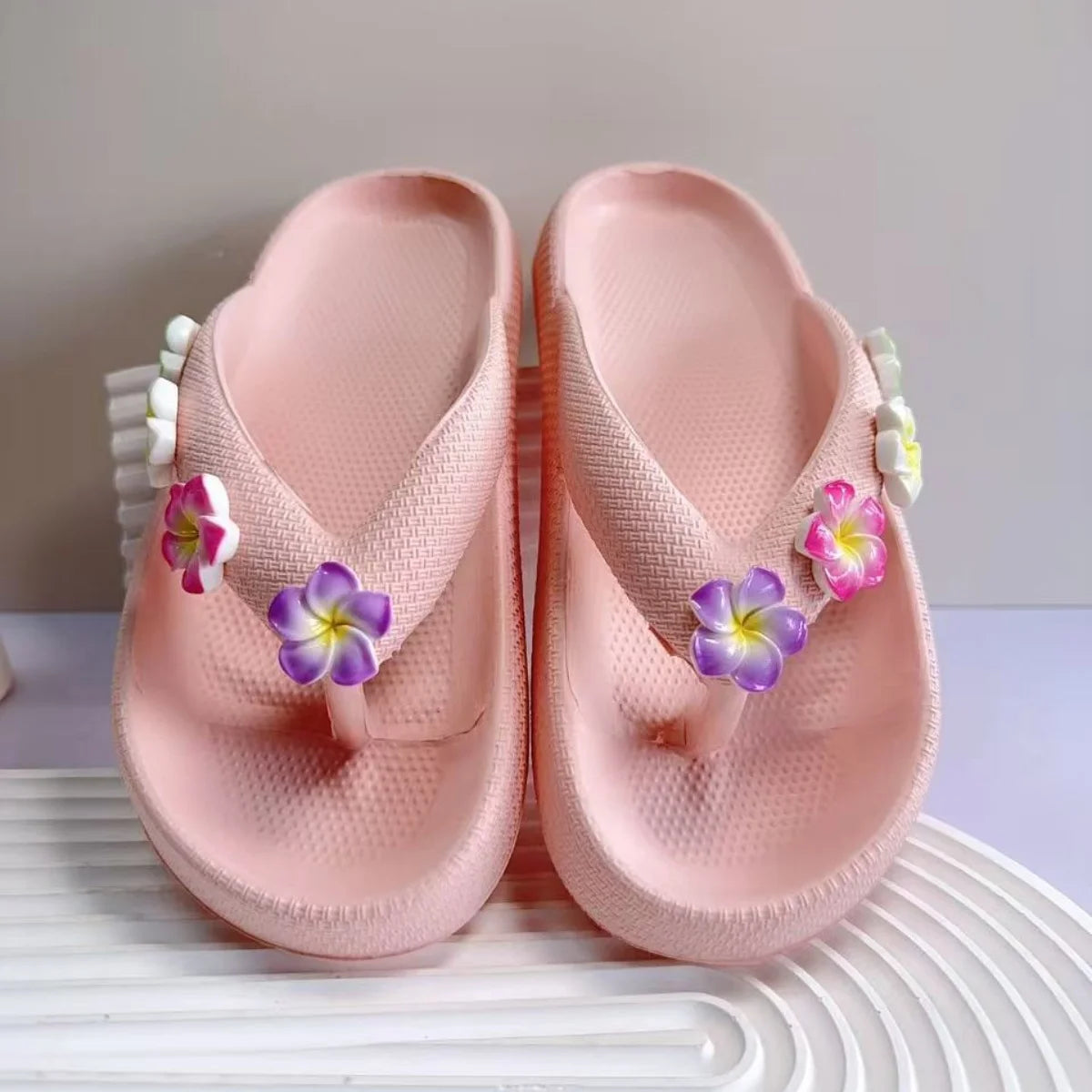 Versatile Soft Colorful Egg Flower Beach Style Outdoor Flip-Flops Slippers