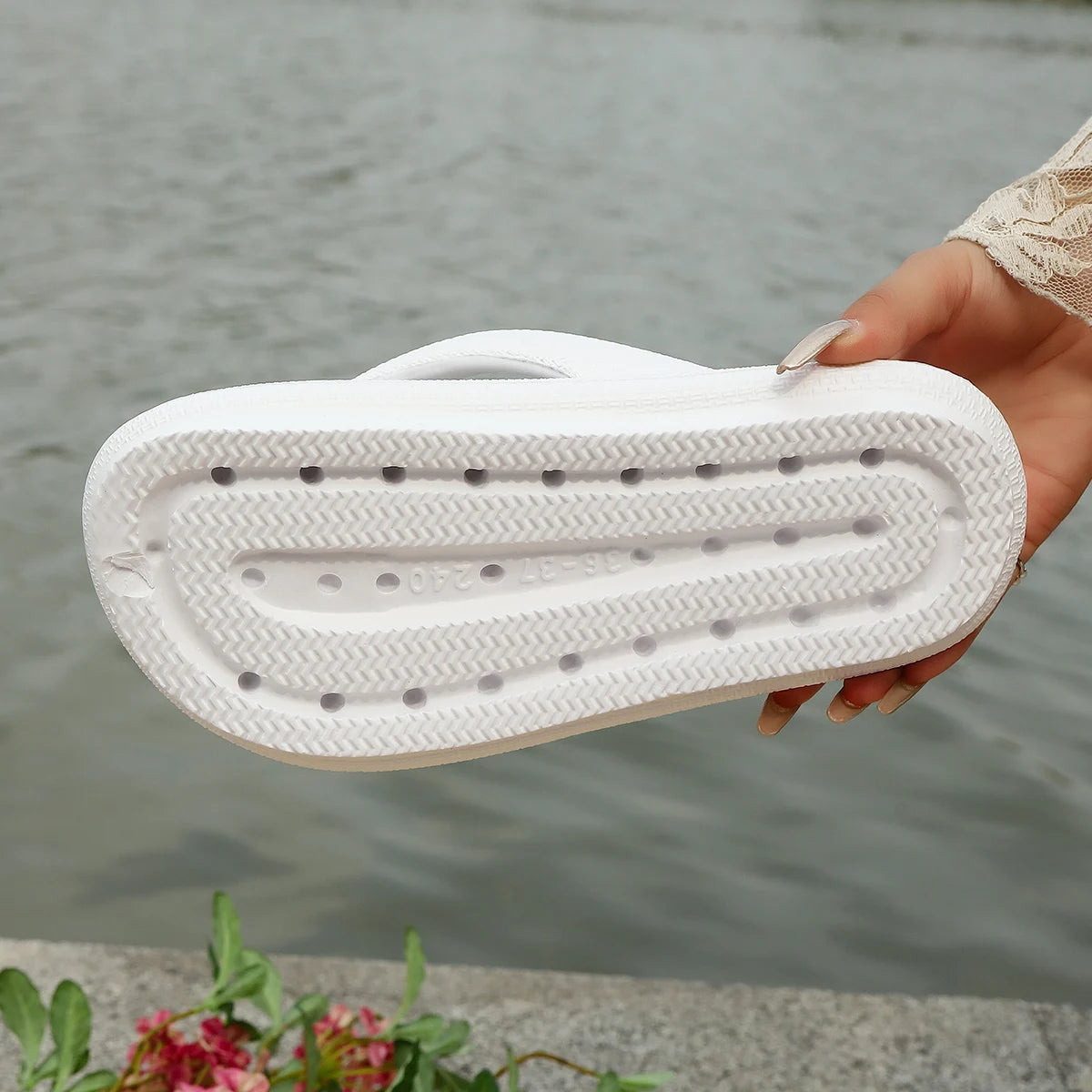 Versatile Soft Colorful Egg Flower Beach Style Outdoor Flip-Flops Slippers