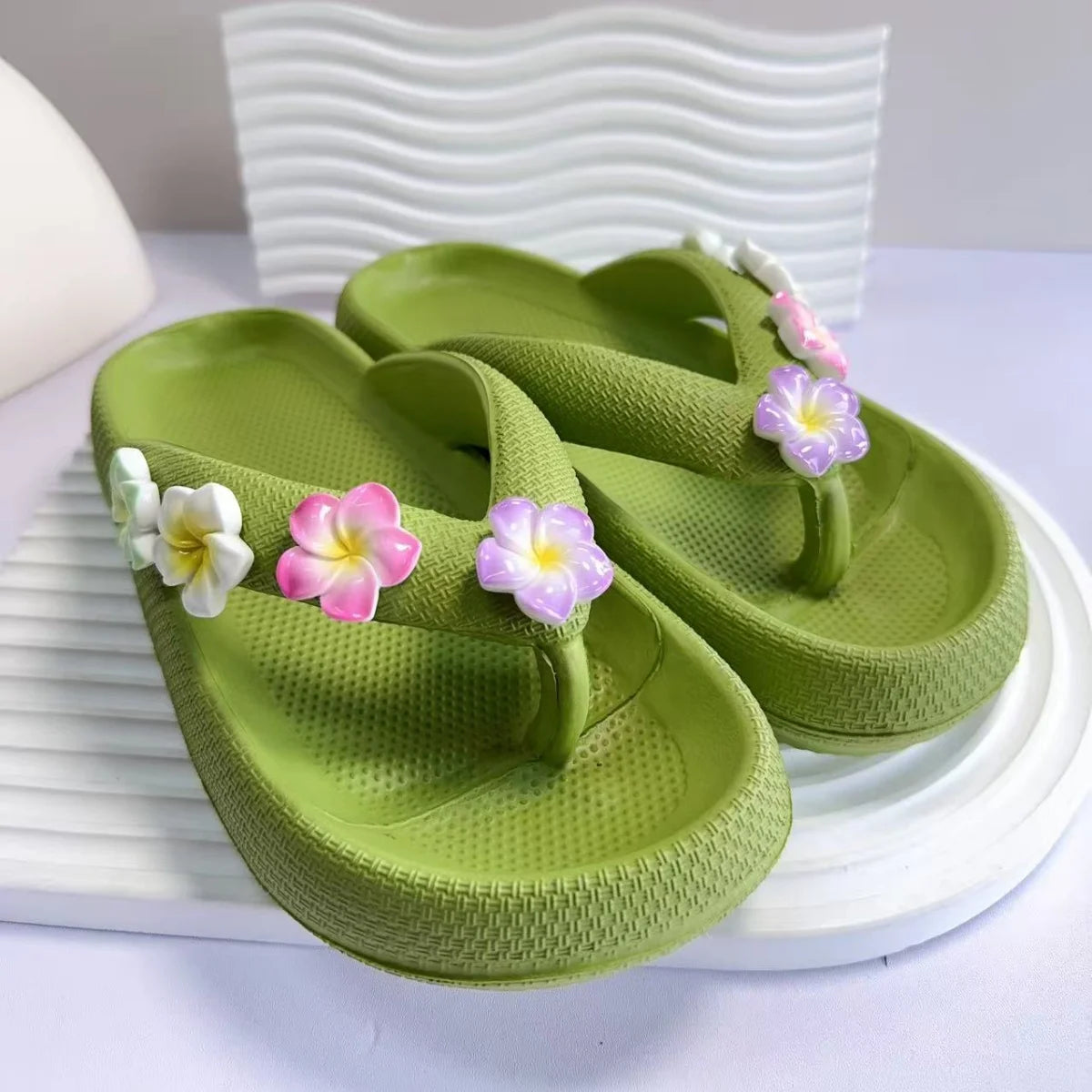 Versatile Soft Colorful Egg Flower Beach Style Outdoor Flip-Flops Slippers