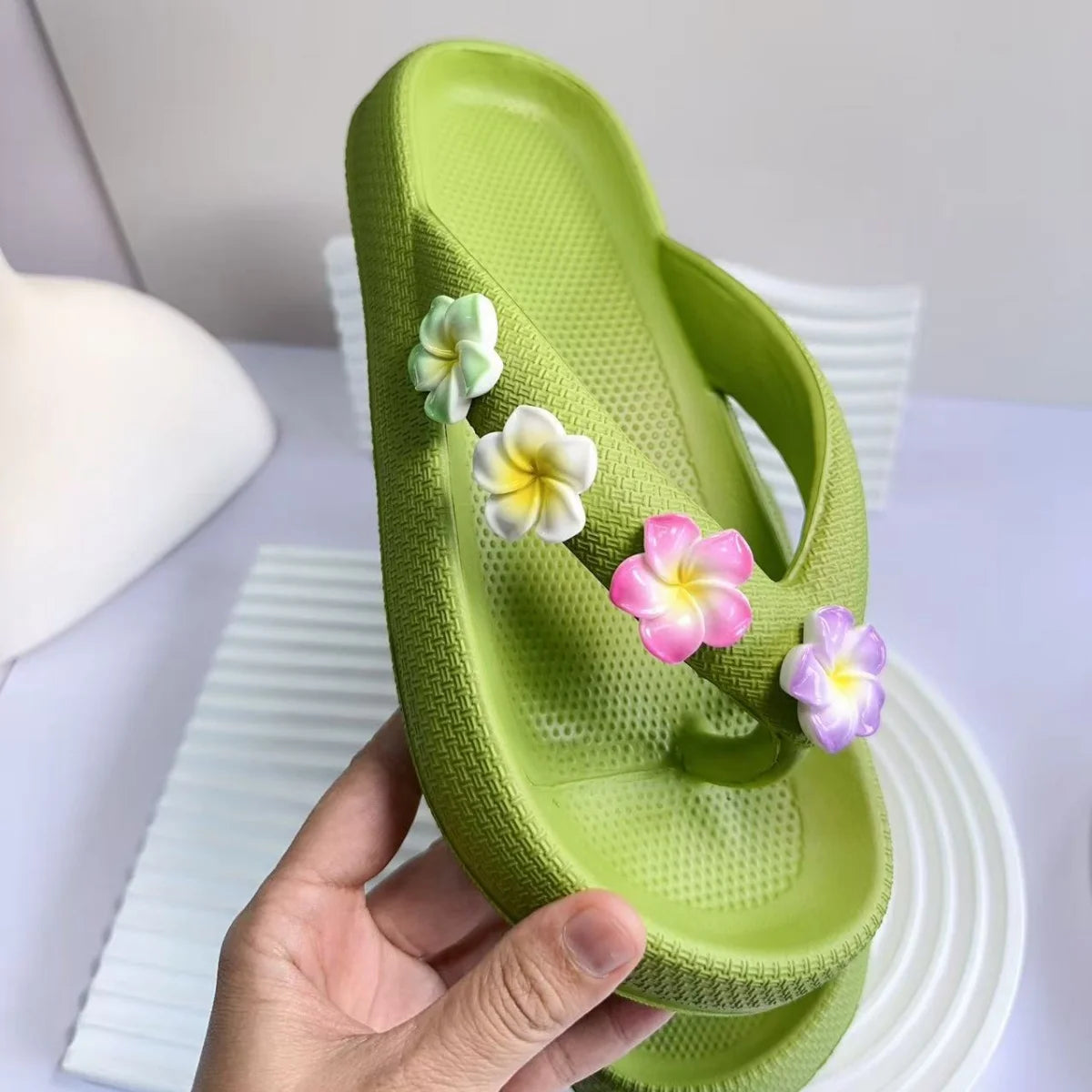 Versatile Soft Colorful Egg Flower Beach Style Outdoor Flip-Flops Slippers