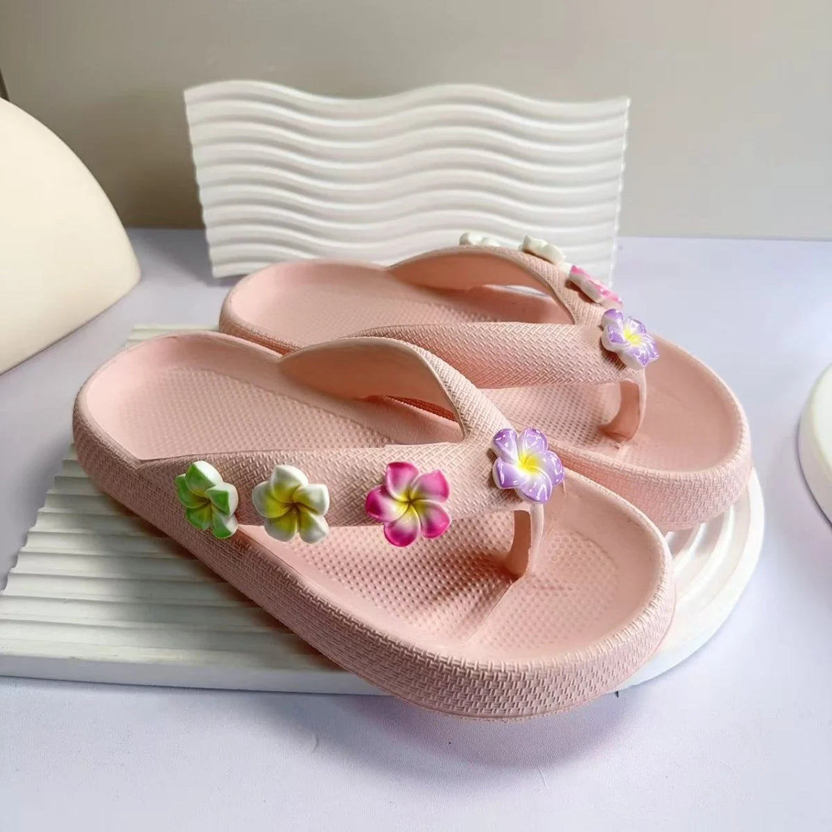 Versatile Soft Colorful Egg Flower Beach Style Outdoor Flip-Flops Slippers