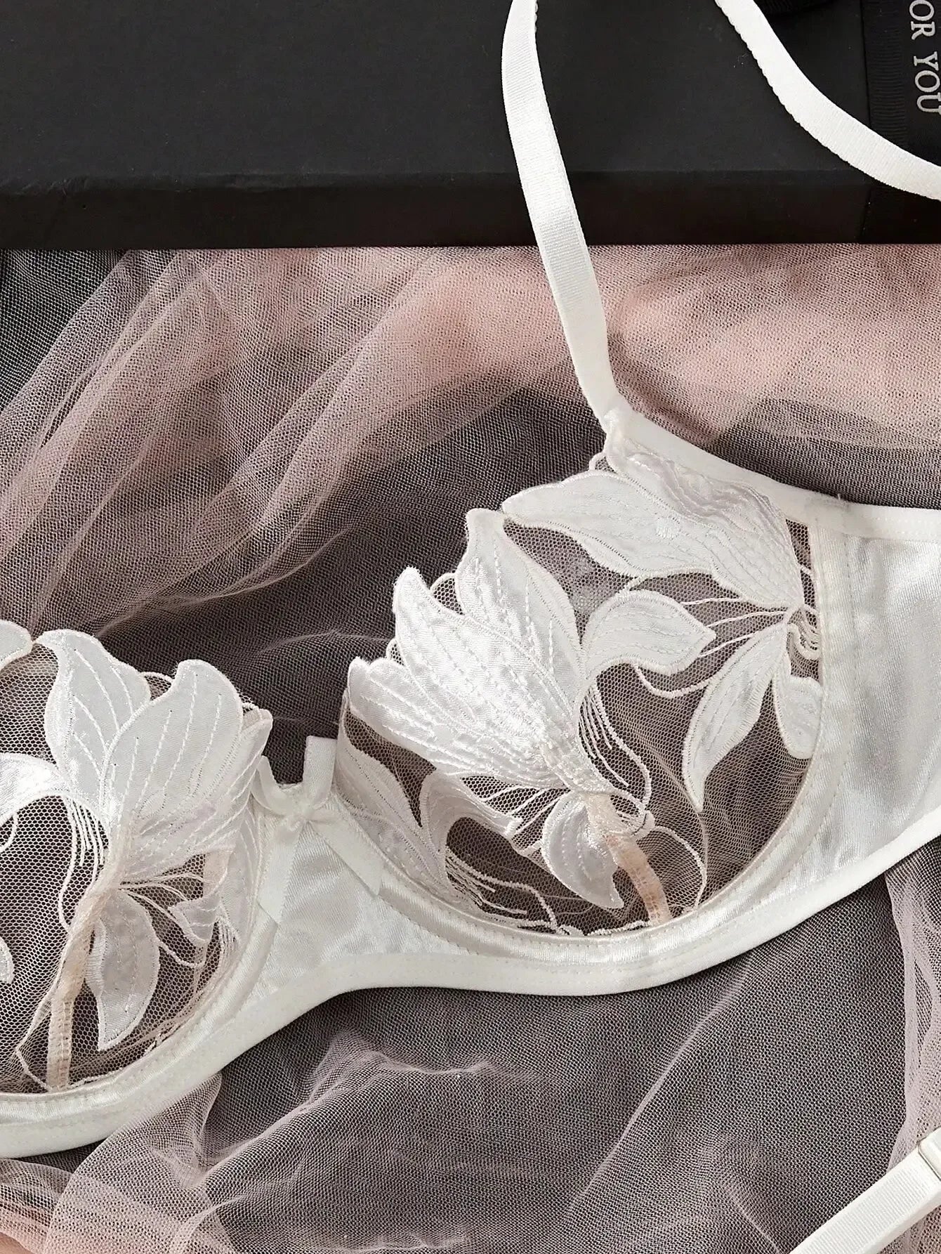 2 Pieces Ultra Thin Bra and Briefs Set Transparent Floral Printed Lace Lingerie Set Solid Exotic Underwear