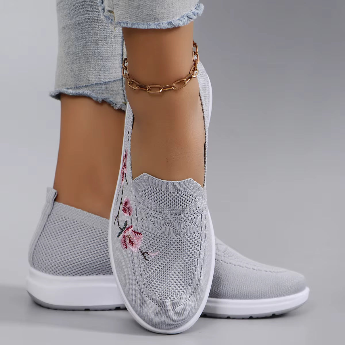 Casual Fashionable Breathable Lightweight Wear-Resistant Sports Shoes