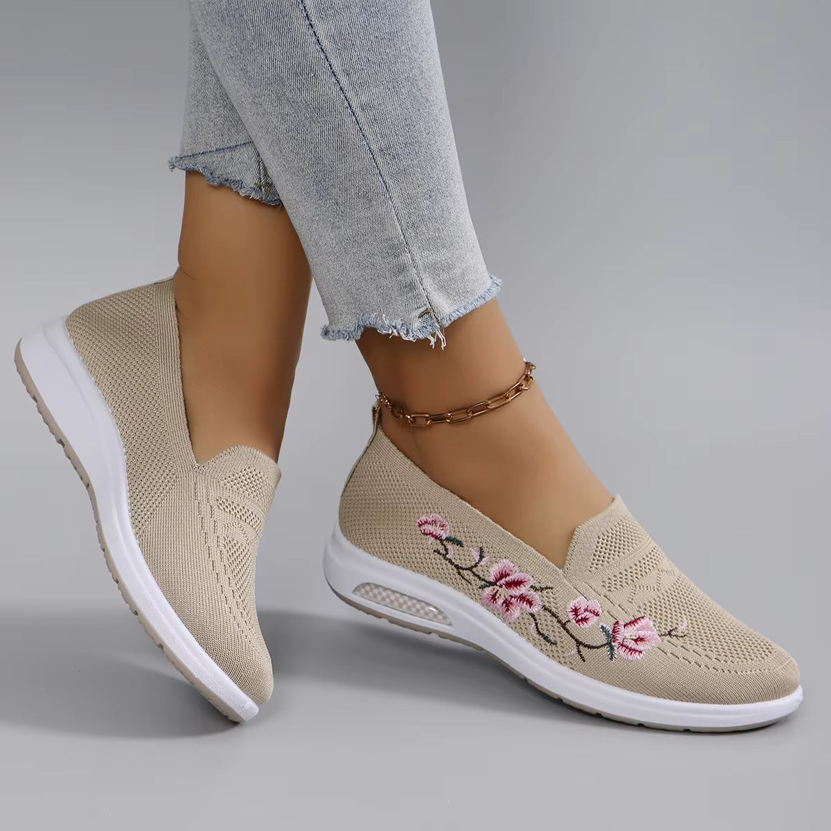 Casual Fashionable Breathable Lightweight Wear-Resistant Sports Shoes